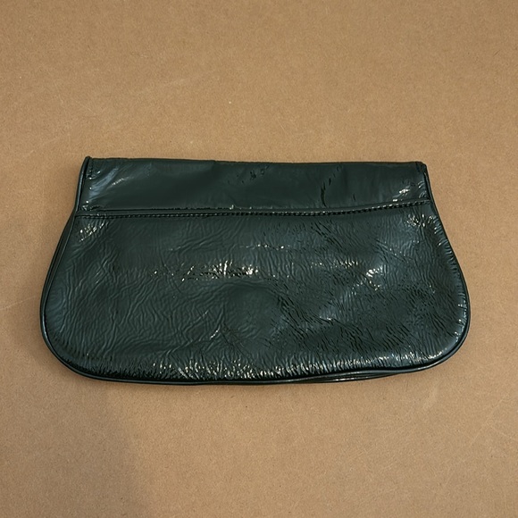 Dark green patent leather Tory Burch clutch - Picture 5 of 7